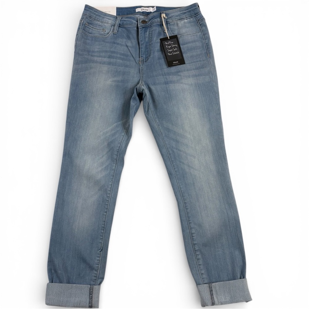 CELLO Mid Rise Super Stretch Skinny Jeans NWT Light Wash Cuffed